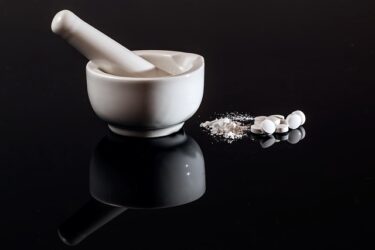 三角巾で腕を固定する際の注意点と正しい方法｜失敗しないための完全ガイド